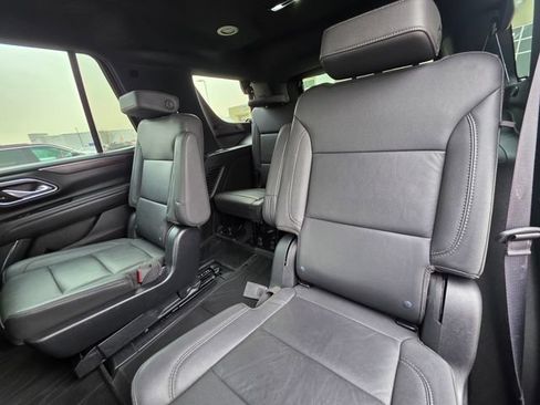 Used 2023 Chevrolet Tahoe Z71 w/ Luxury Package AWD/4WD image 16