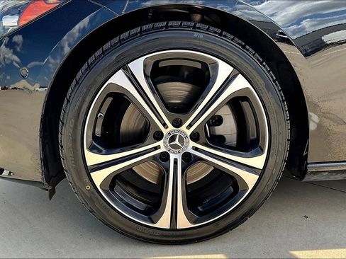 Used 2022 Mercedes-Benz C 300 Sedan image 11