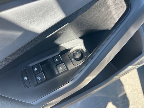 New 2026 Volkswagen Jetta SE FWD image 13