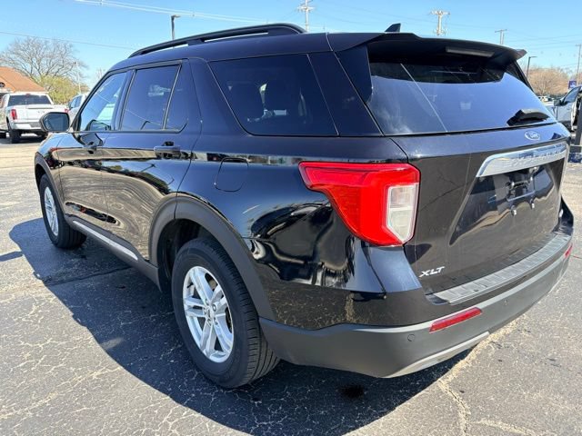 Used 2023 Ford Explorer XLT w/ Equipment Group 202A AWD/4WD image 4