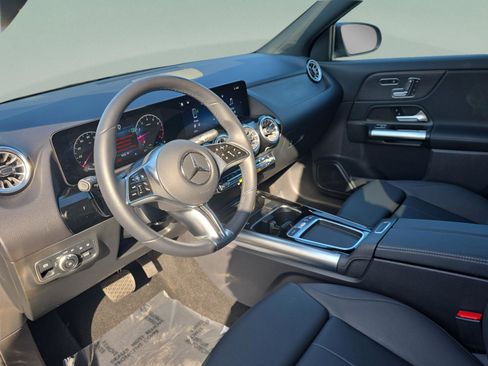 Certified 2025 Mercedes-Benz GLA 250 image 13