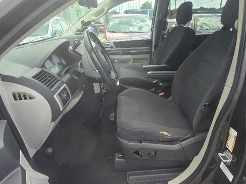 Used 2010 Dodge Grand Caravan SXT FWD image 11