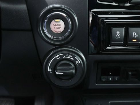 Used 2021 Nissan Titan PRO-4X w/ Pro-4x Convenience Package image 37