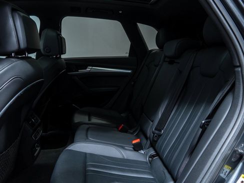 Used 2020 Audi Q5 2.0T Titanium Premium Plus w/ Premium Plus Package image 26