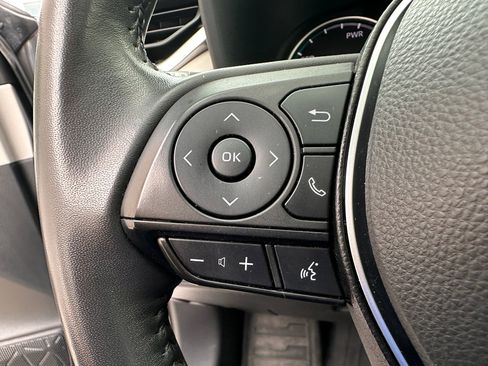 Used 2022 Toyota RAV4 XLE Premium image 14