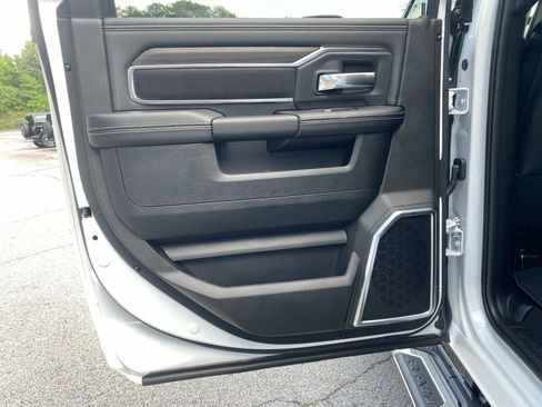 New 2026 RAM 2500 Laramie AWD/4WD image 10