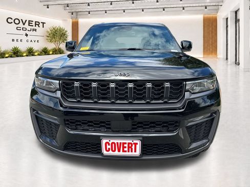 Used 2026 Jeep Grand Cherokee L Limited w/ Limited Altitude Package AWD/4WD image 4