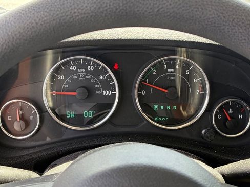 Used 2018 Jeep Wrangler Unlimited Sport w/ Max Tow Package AWD/4WD image 10