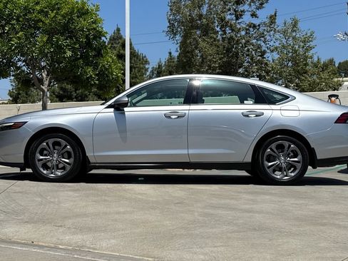 Certified 2023 Honda Accord EX image 10