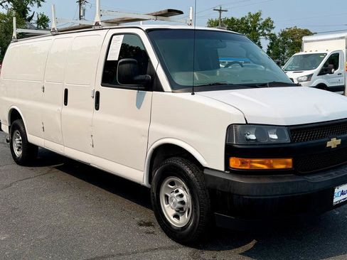 Used 2019 Chevrolet Express 2500 Extended RWD image 4