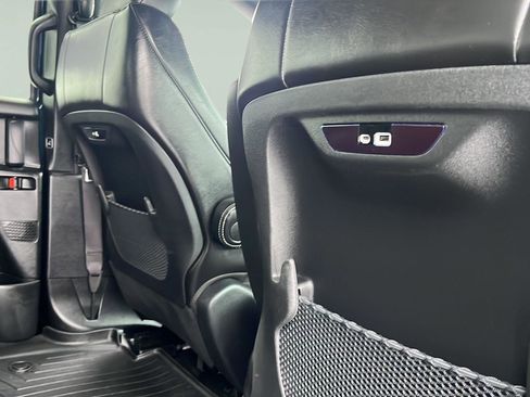 Used 2024 Chrysler Pacifica Limited image 32