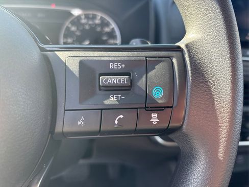 Used 2023 Nissan Rogue SV image 27