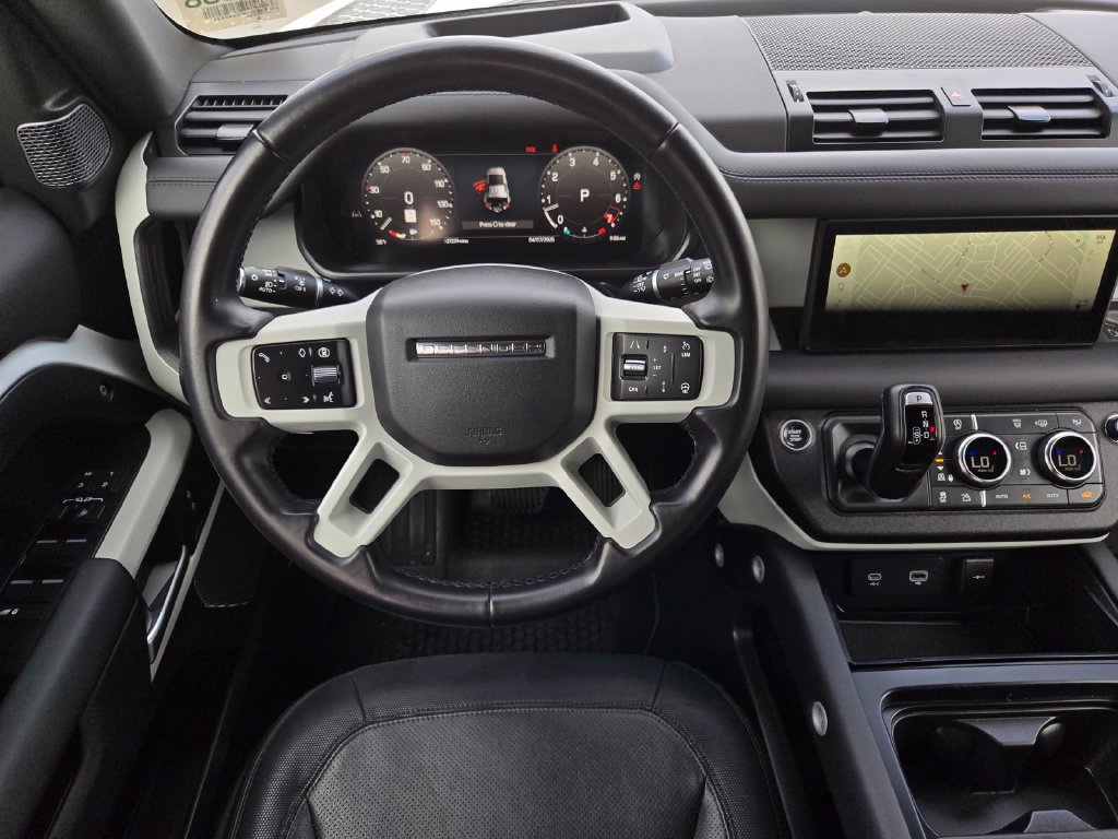 Used 2024 Land Rover Defender 110 X-Dynamic SE AWD/4WD image 16
