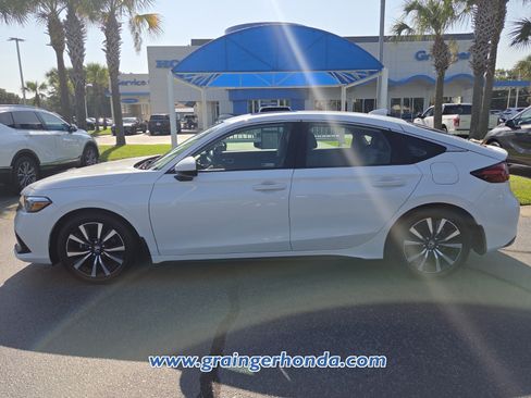 Certified 2024 Honda Civic EX-L image 2