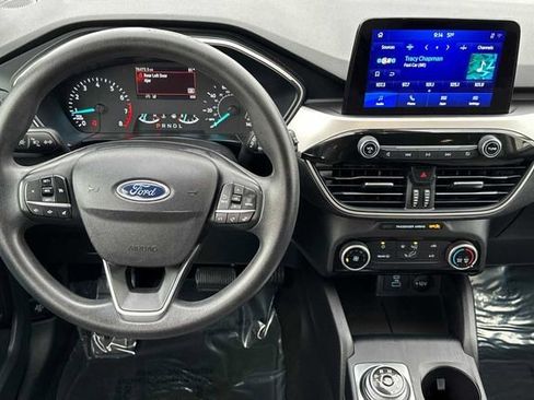 Used 2022 Ford Escape SE image 12