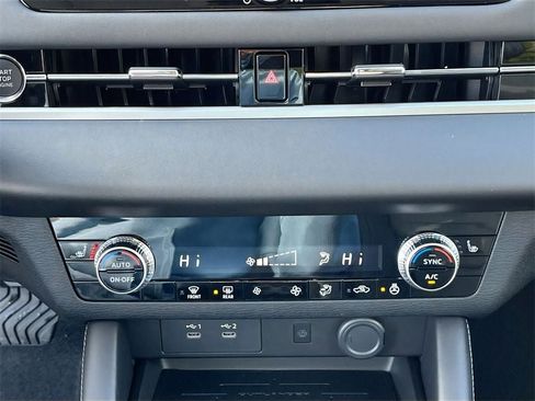 New 2026 Mitsubishi Outlander SE image 16