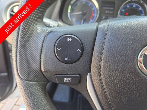 Used 2019 Toyota Corolla LE FWD image 29