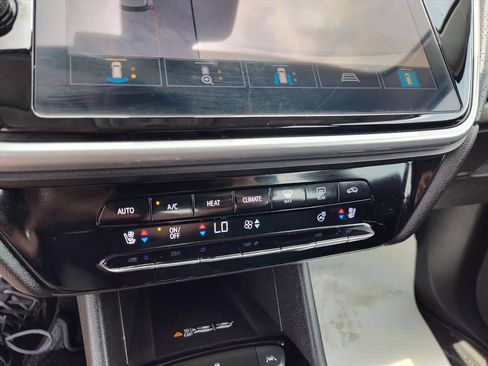 Used 2022 Chevrolet Bolt EUV Premier w/ Sun & Sound Package FWD image 21
