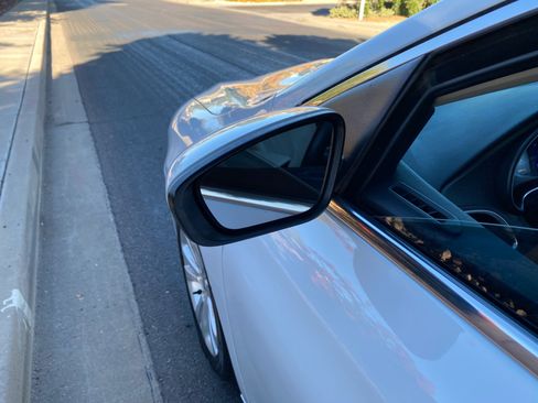 Used 2017 Chrysler 200 Limited Platinum image 16