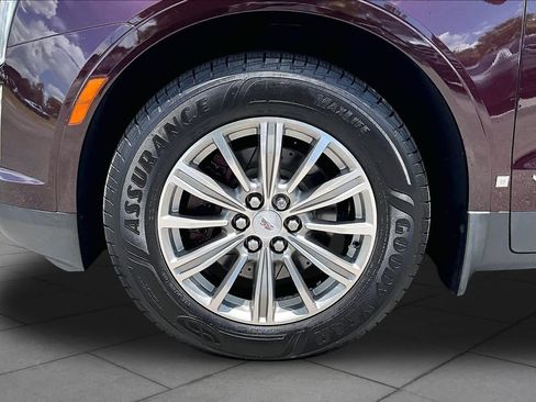 Used 2017 Cadillac XT5 Luxury w/ Driver Awareness Package FWD image 11