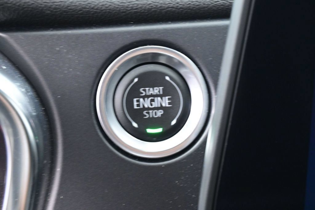 Used 2025 Chevrolet Blazer LT FWD image 31