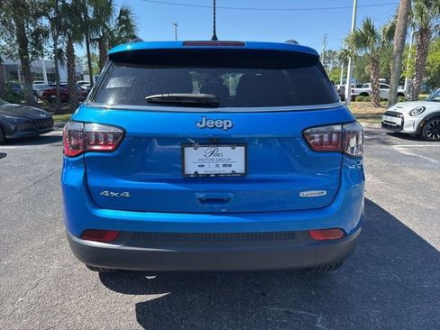 Used 2024 Jeep Compass Latitude AWD/4WD image 5