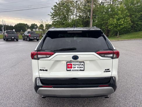Used 2022 Toyota RAV4 XSE w/ XSE Grade Weather Package AWD/4WD image 4
