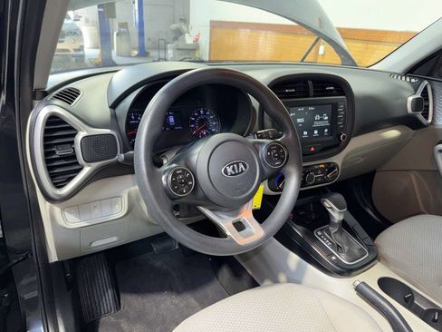 Used 2020 Kia Soul LX FWD image 17