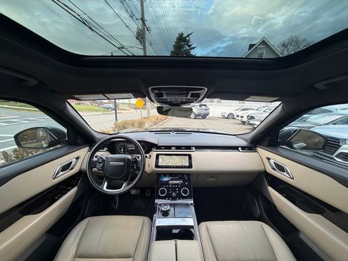 Used 2018 Land Rover Range Rover Velar R-Dynamic SE AWD/4WD image 14