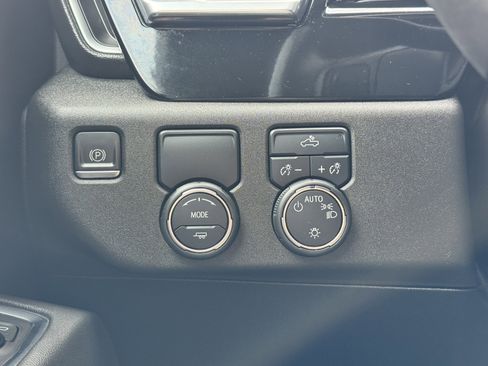 Used 2022 Chevrolet Silverado 1500 LT image 30