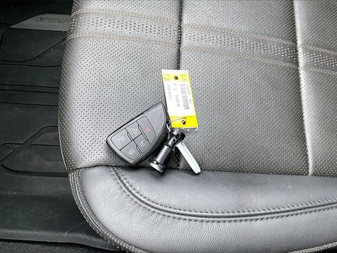 Used 2025 Chevrolet Silverado 1500 High Country w/ Midnight Edition image 33