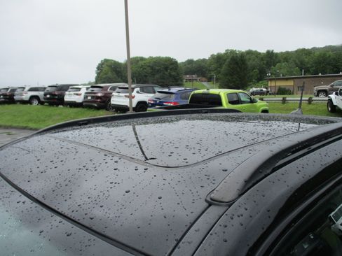 Certified 2023 Jeep Compass High Altitude AWD/4WD image 10