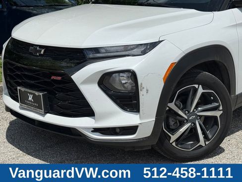 Used 2023 Chevrolet TrailBlazer RS w/ Sun and Liftgate Package FWD image 2