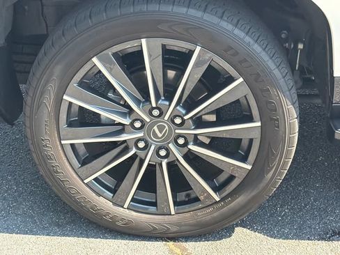 Used 2024 Lexus GX 550 w/ Accessory Package (Z1) AWD/4WD image 19