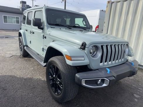 Used 2023 Jeep Wrangler Unlimited Sahara AWD/4WD image 3