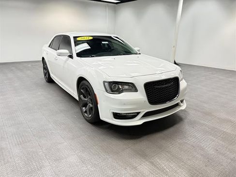 Used 2021 Chrysler 300 Touring L image 8
