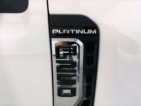 Used 2026 Ford F250 Platinum w/ Platinum Plus Package AWD/4WD image 7