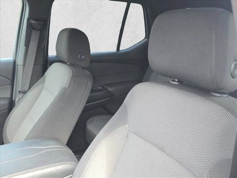Used 2023 Chevrolet Traverse LT image 15
