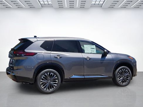 New 2026 Nissan Rogue Platinum AWD/4WD image 3