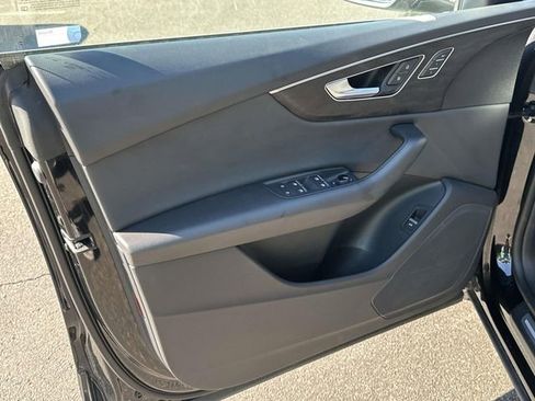 Used 2023 Audi Q8 Premium AWD/4WD image 19