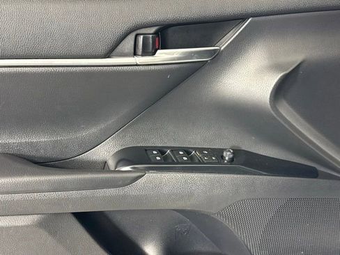 Used 2019 Toyota Camry SE image 11
