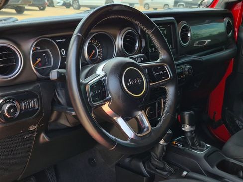 Used 2018 Jeep Wrangler Unlimited Sahara AWD/4WD image 25
