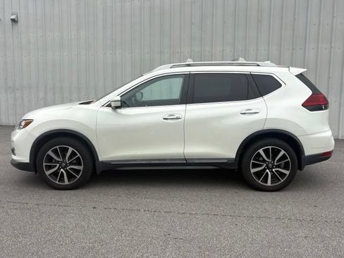 Used 2019 Nissan Rogue SL w/ Premium Package AWD/4WD image 2
