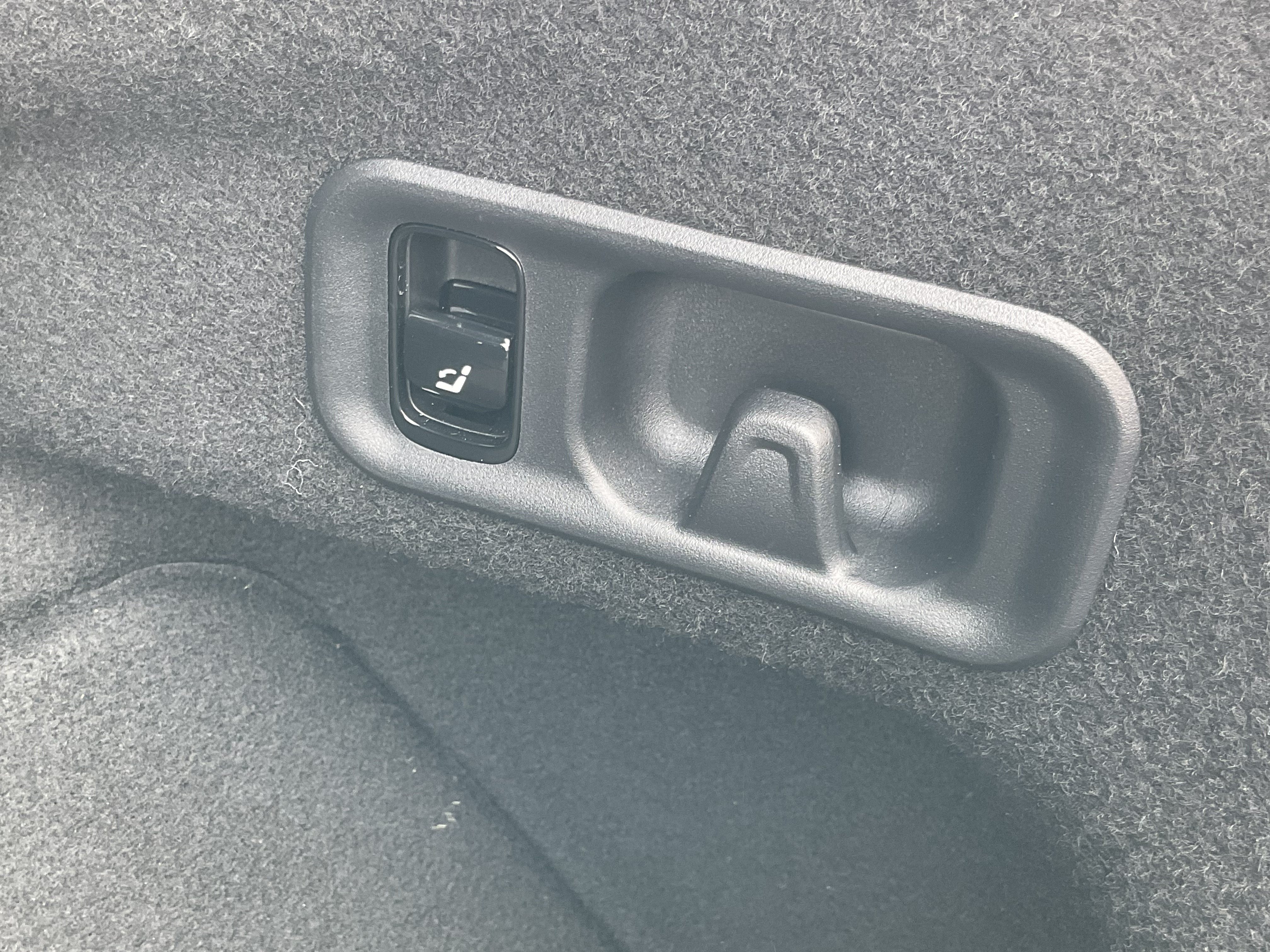 Used 2024 Mercedes-Benz E 350 4MATIC Sedan image 51