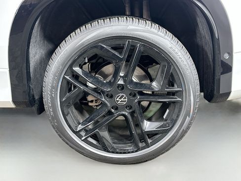 Used 2026 Volkswagen Tiguan SE R-Line AWD/4WD image 30