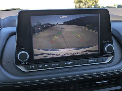 Used 2023 Nissan Rogue SV w/ SV Premium B Package image 24