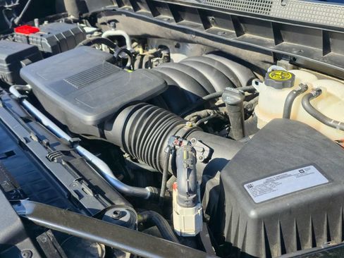 Used 2021 Chevrolet Silverado 1500 LT Trail Boss w/ Convenience Package II AWD/4WD image 9
