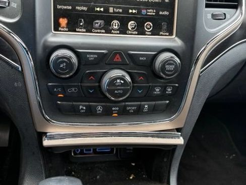 Used 2017 Jeep Grand Cherokee Limited AWD/4WD image 6