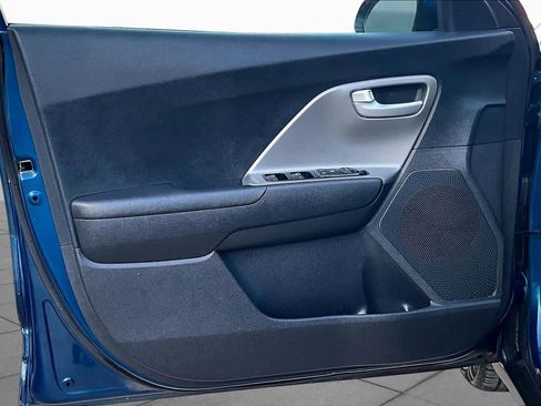 Used 2019 Kia Niro LX FWD image 21