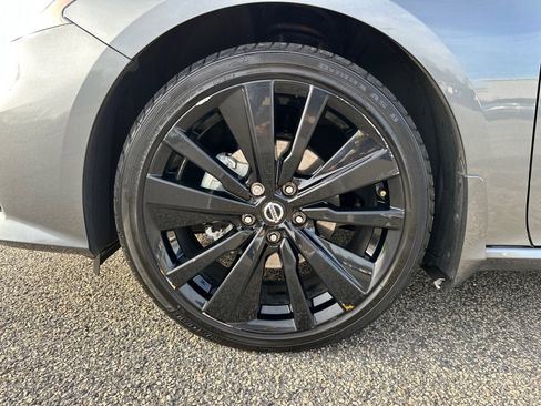 Used 2022 Nissan Altima 2.5 SR w/ Midnight Edition Package image 11